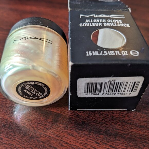 MAC Astonish Allover Gloss - Picture 2 of 2